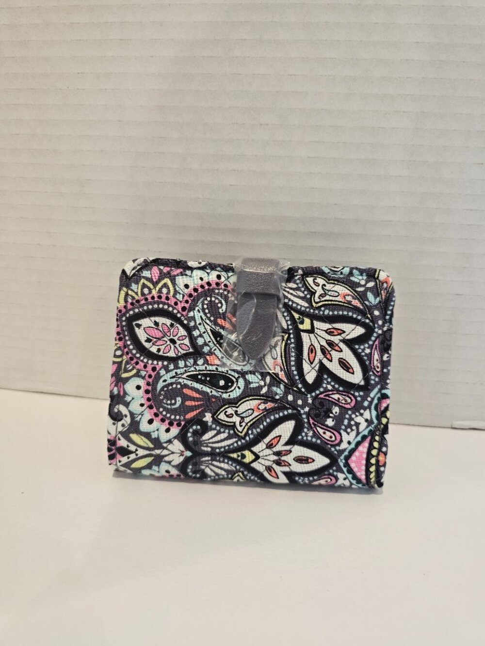 NWT Vera Bradley RFID Small Wallet Bonbon Medallion White Pink Flower Paisley